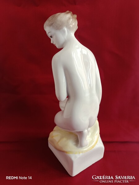 Hollóházi kézzel festett női akt PORCELÁNFIGURA - Tavaszi szél