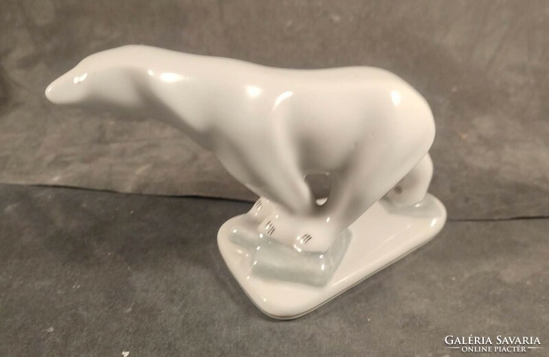 Porcelán jeges medve 979