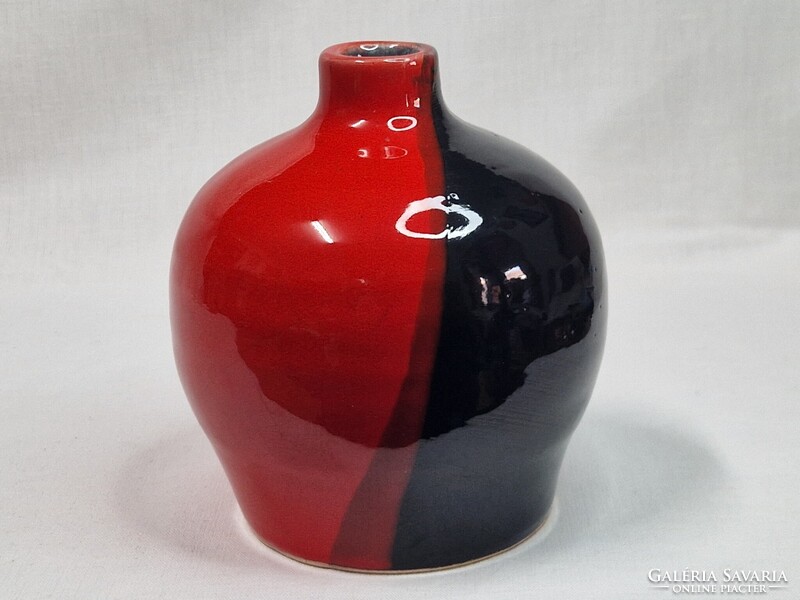 Dekoratív iparművészeti győnyőrű mázú kerámia váza hibátlan állapot 14 cm. magas