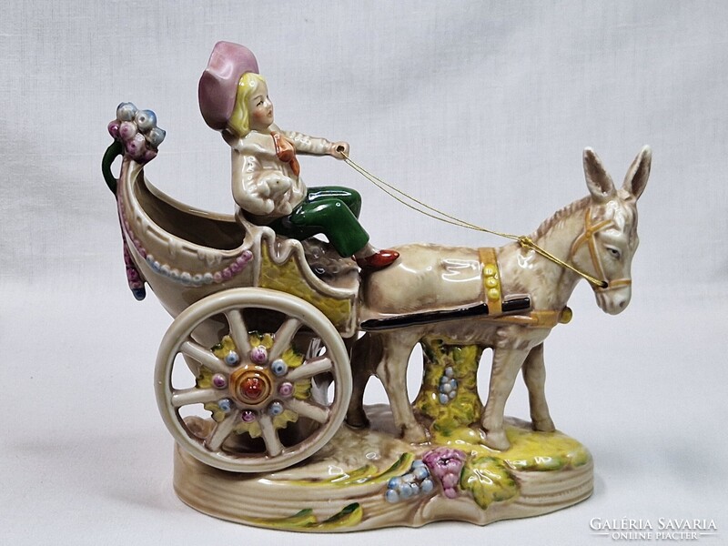 Lippelsdorf német porcelán a nagyobb méretű barokk hintó szamárral figura hibátlan 19 cm. magas