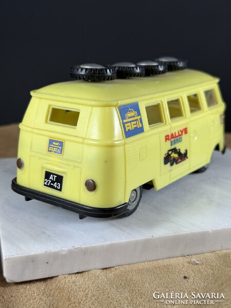 Volkswagen Transporter T1 Rally Service műanyag lendkerekes kis autó