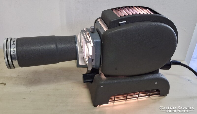 Leitz (Leica) Prado 250 vetítőgép