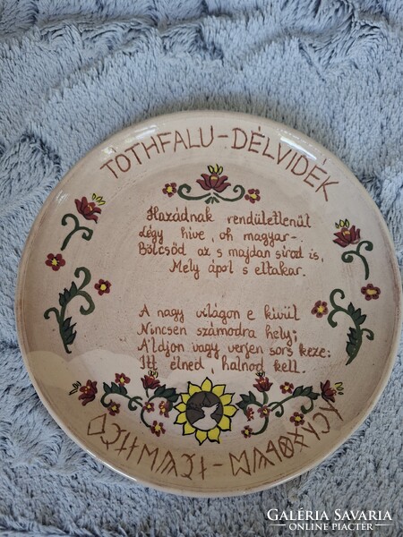 Falitányér