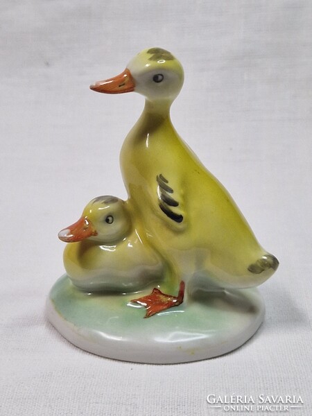 Régi Aquincumi kacsák porcelán figura hibátlan állapotban 8,5 cm. magas
