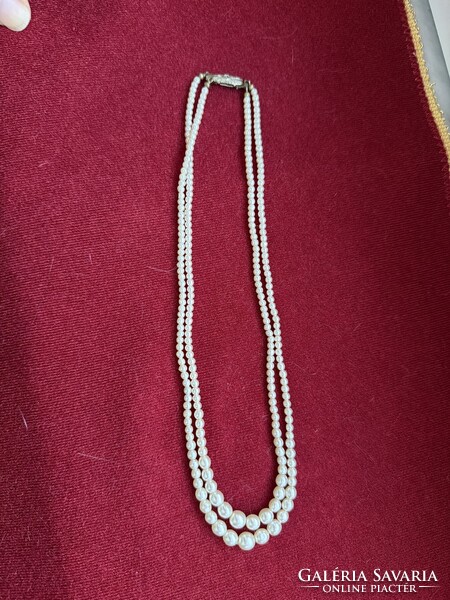 Régi Tekla kétsoros gyöngysor növekvő szemekkel nem kopott.
