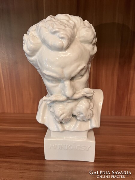 Herendi Munkácsy Büszt-mellszobor