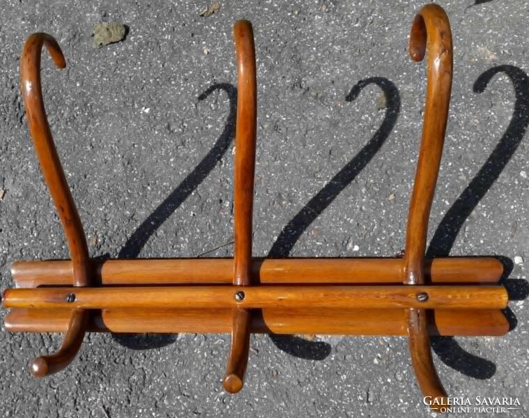 Thonet fogas.
