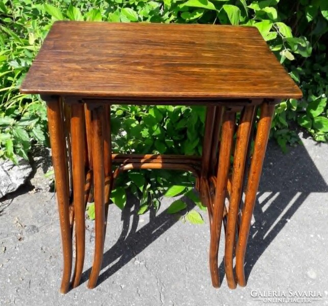 Jacob és Josef Kohn asztal. / Thonet