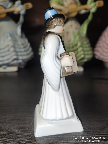 Herendi lakodalmas figura, harmónikával