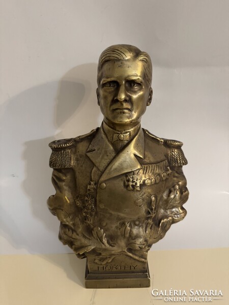 Horthy bronz mellszobor