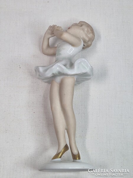 Ritka Wallendorf  gyönyörű festésű kis balerina porcelán figura hibátlan állapotban 15 cm magas