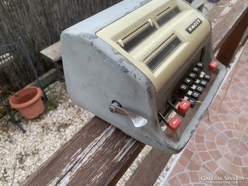 Facit C1-13 típusú, svéd gyártmányú mechanikus számológép 1950-60 évekből.