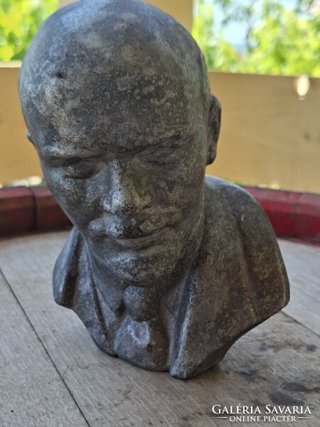 Lenin fém szobor