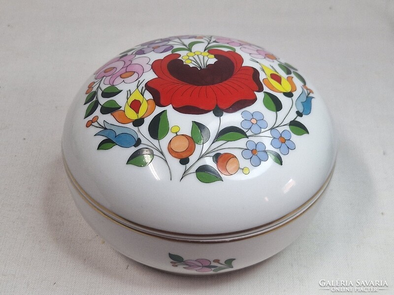 Nagy méretű Kalocsai kézzel festett porcelán bonbonier hibátlan állapotban 12,5 cm. átmérőjű