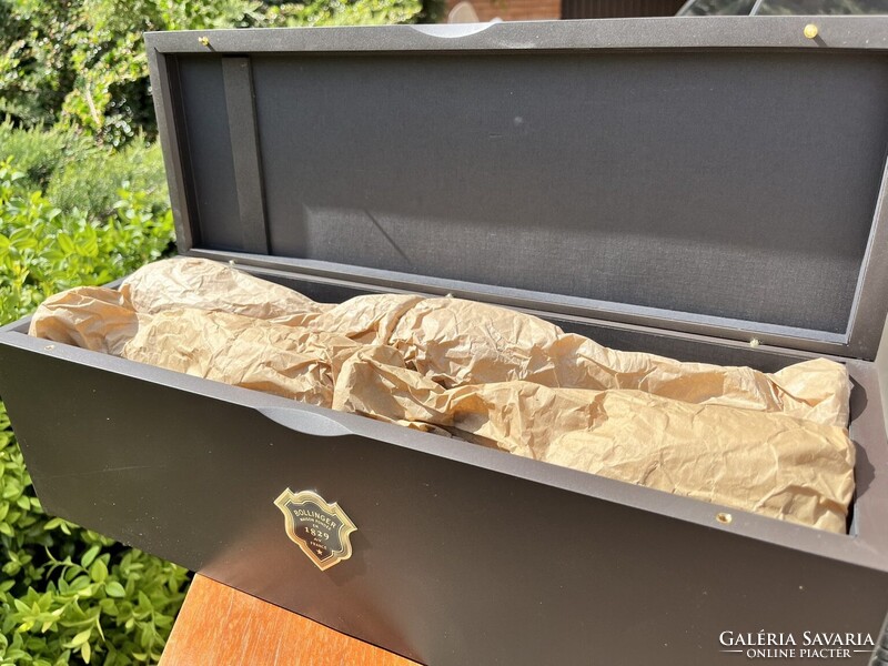 CHAMPAGNE CLUB - Bollinger Magnum Fadobozos Ajándékszett 8 db Pezsgőkóstoló Pohárral (16 cl)
