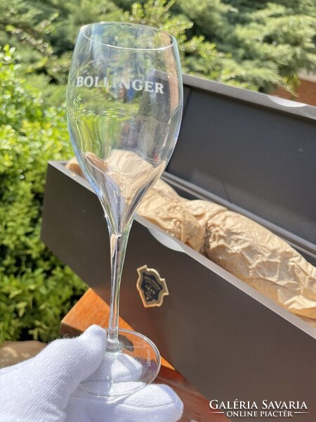 CHAMPAGNE CLUB - Bollinger Magnum Fadobozos Ajándékszett 8 db Pezsgőkóstoló Pohárral (16 cl)