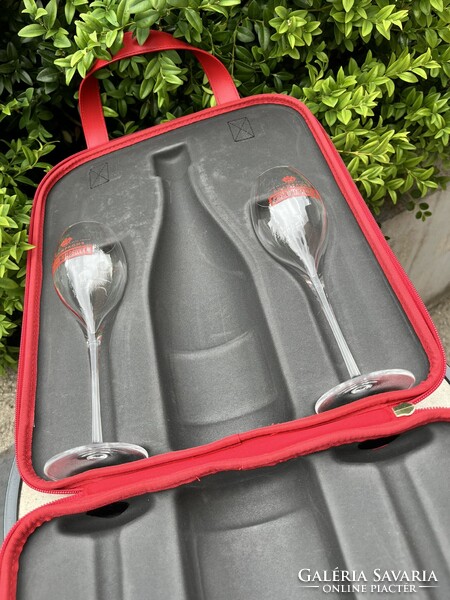 CHAMPAGNE CLUB - Piper-Heidsieck Utazó Champagne Táska 2 Eredeti Pohárral