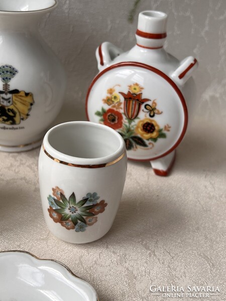 Antik magyar német miniporcelán dísztárgyak városképes vázák gyűrűtálka Zsolnay kulacs Miskolc,Pécs