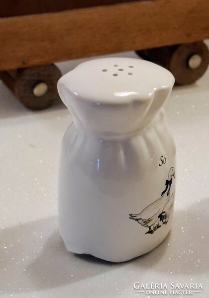 Retro porcelán fűszertartó készlet eredeti fa talicskában – libás konyhai dekor