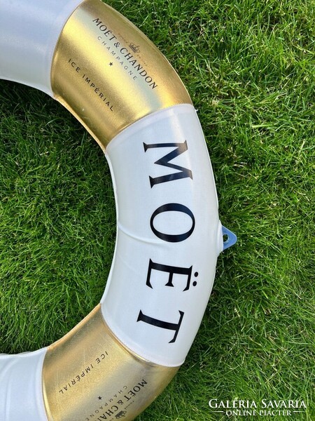 CHAMPAGNE CLUB - Moët & Chandon ICE IMPÉRIAL felfújható úszógyűrű – medence- és yacht kiegészítő