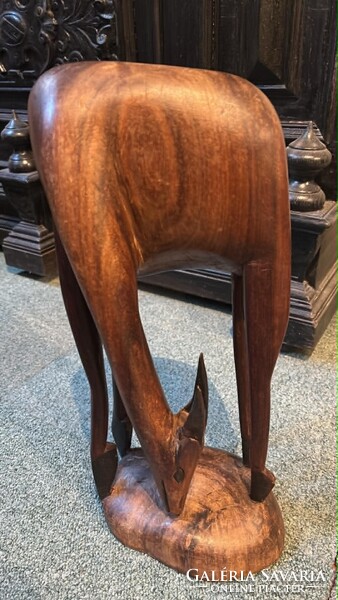 Exkluzív fából faragott antilop - 47 cm magas, 2,5 kg súlyú