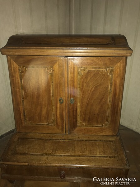 Antik  szobai térdeplő , imazsámoly  szekrényes 1800-as évek  eredeti állapotú!