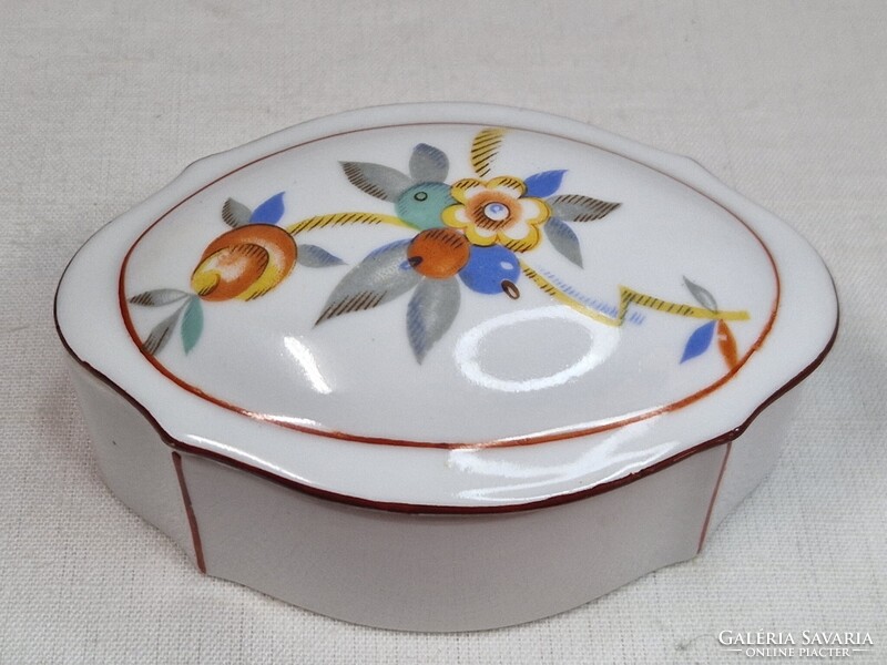 Zsolnay pajzspecsétes porcelán ritkább mintás bonbonier hibátlan állapotban 4,5 cm. magas