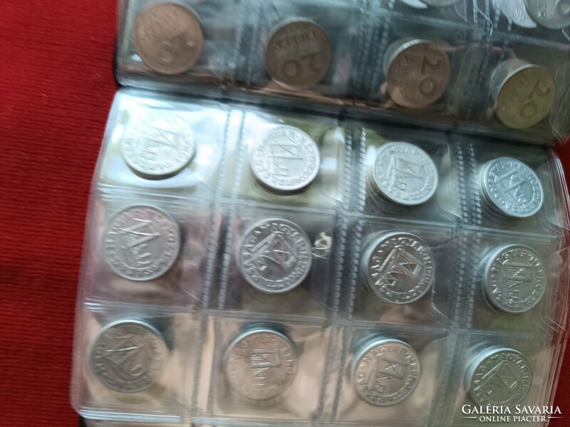 120 db retro magyar fillér 1980 - 89 gyűjtemény 10-20-50 filléresek érmetartó albumban egyben