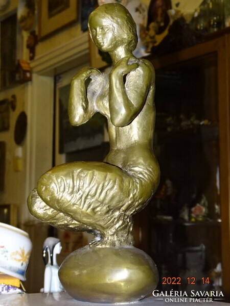 TÓTH VALI VALÉRIA (1943) :GUGGOLÓ NŐ ( VETKŐZŐ LÁNY, FÜRDÉS ELŐTT )  34 CM !!!!! BRONZ