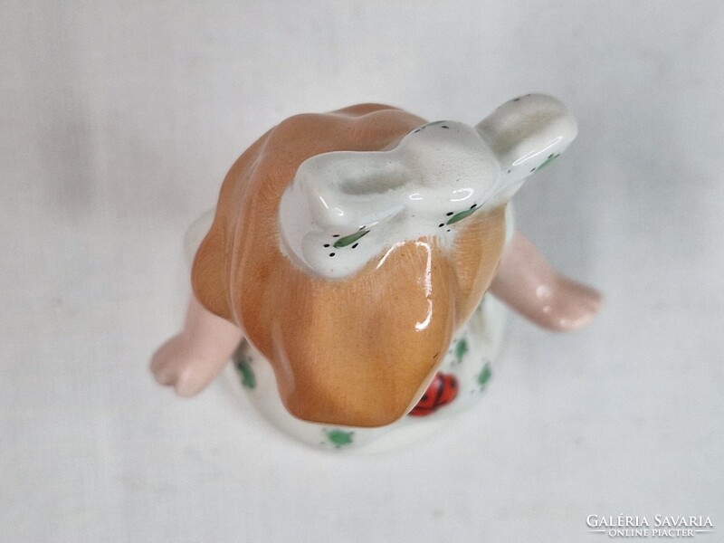 Extra ritka festésű Bodrogkeresztúri kerámia katicás kislány figura hibátlan állapotban 13,5 cm.