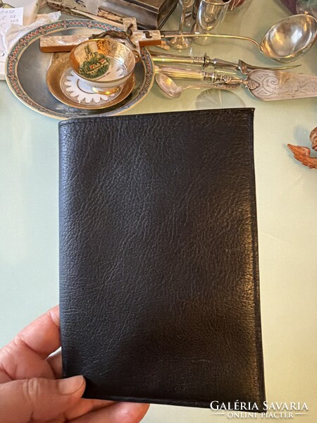Large genuine leather wallet, unused, in its original box.