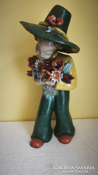 Rahmer Mária (Art Deco) – Nagy méretű kerámia figura virággal (45 cm) | Jelzett, hibátlan