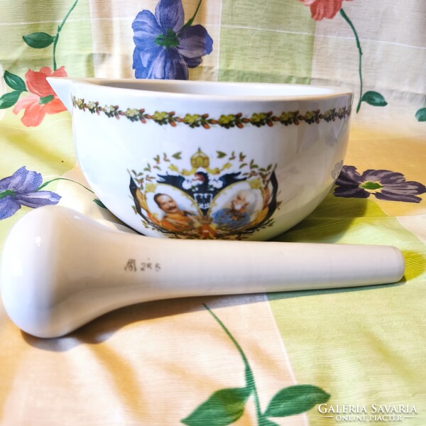 Nagyméretű,  27 cm KŐPORC laboratóriumi porcelán mozsár I. Ferenc József és II. Vilmos portréjával