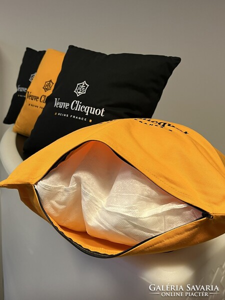 CHAMPAGNE CLUB - Veuve Clicquot Ponsardin hímzett díszpárnák – 4 darabos szett