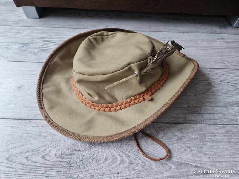 Vintage szafari kalap – khaki vászon, fonott bőrpánt