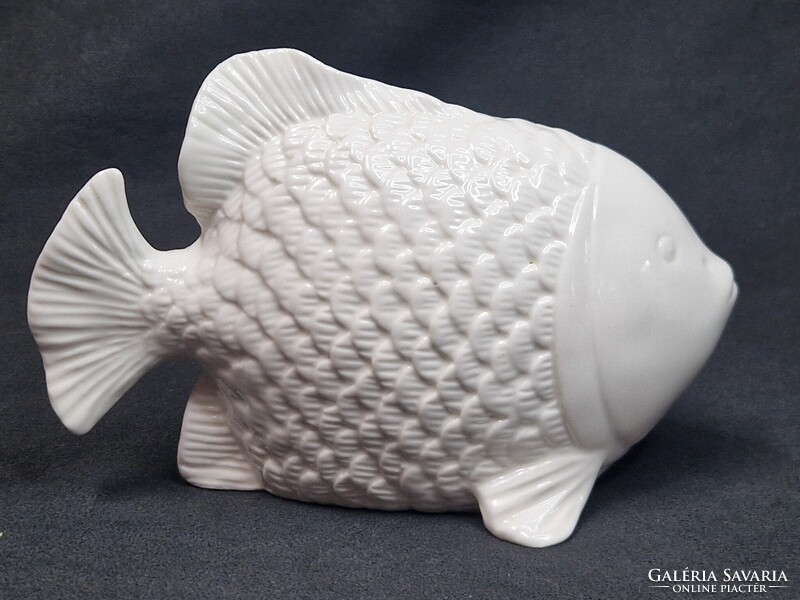 Nagy méretű Formano német porcelán hal figura hibátlan állapotban 16,5 cm. hosszú