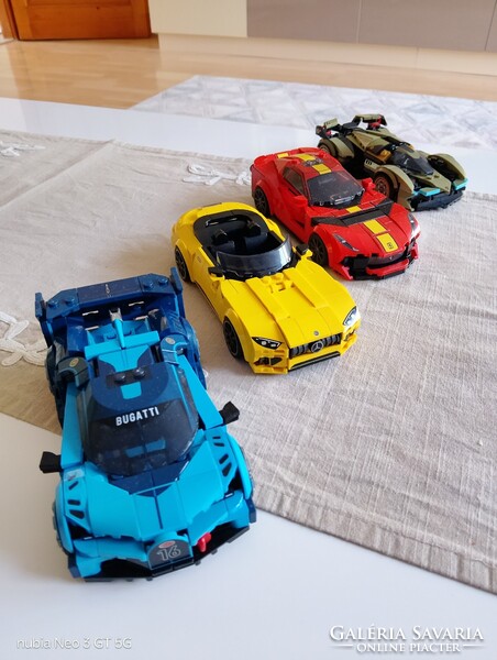 Selling 4 Lego Speed Champion small cars