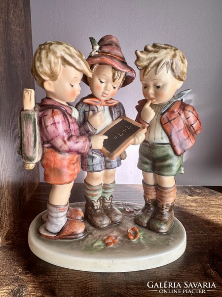 Hummel Goebel School Boys