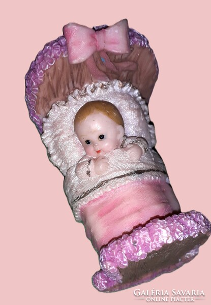 Tündéri biszkvit JELLEGŰ POLYRESIN babaszobás ágyban alvó festett baba 1:12 SCALE  8 x 7 cmHIBÁTLAN