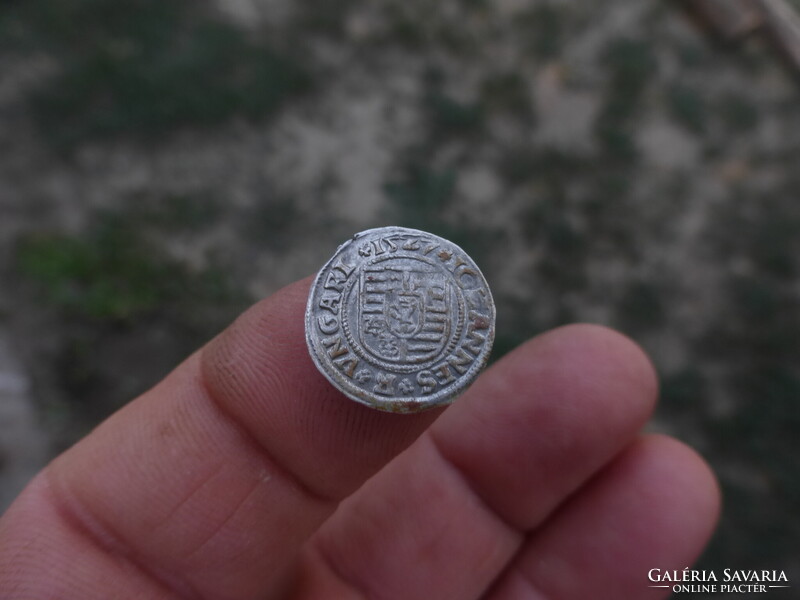 Szapolyai János dénár 1527  K - T