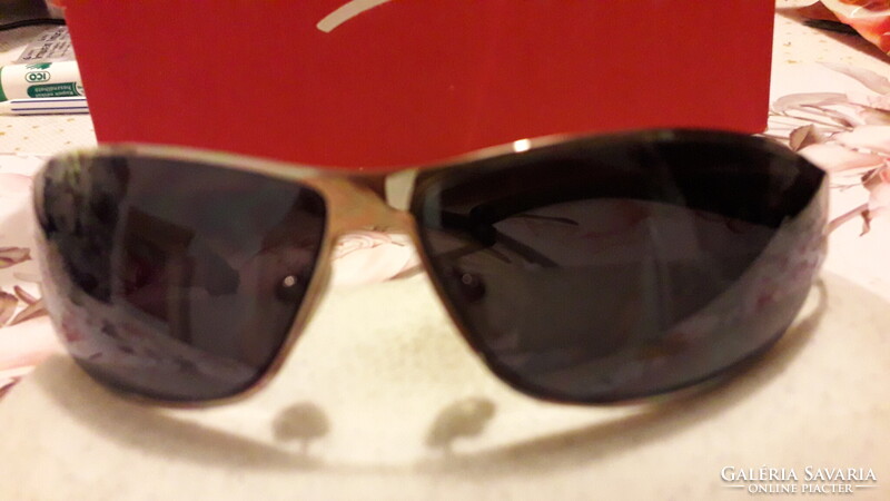100% UV Protection Black Metal Frame Sunglasses, Flawless