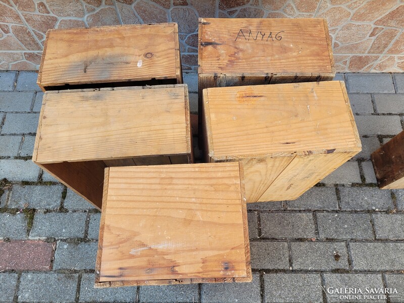 ÖSSZESEN 6 BOROSLÁDA+1 PEZSGŐS+1 IGEN ÖREG KESKENY LÁDIKA