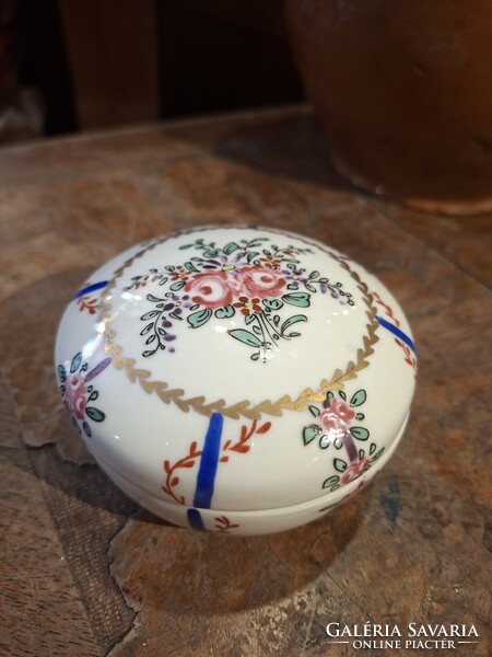 ANTIK EREDETI SEVRES KÉZZEL FESTETT PORCELÁN DOBOZ