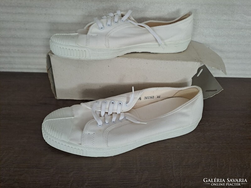 Tisza Canvas Sneaker with Box