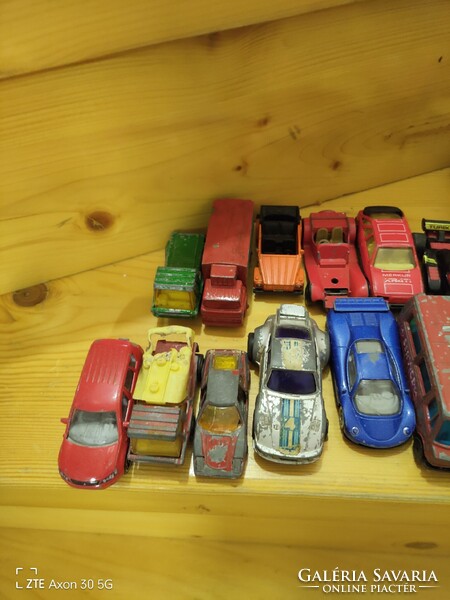 Eladó 63db Matchbox,Siku,Majorett,Atlas,Metalcar,Hot Wheels