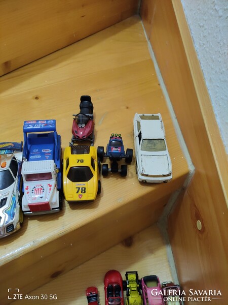 Eladó 63db Matchbox,Siku,Majorett,Atlas,Metalcar,Hot Wheels