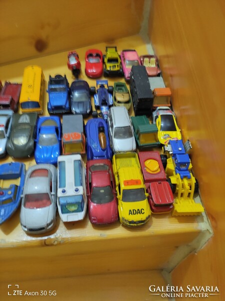 Eladó 63db Matchbox,Siku,Majorett,Atlas,Metalcar,Hot Wheels