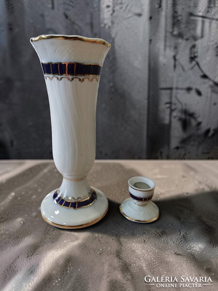 Hollóházi kobaltkék-arany díszítésű porcelán váza és gyertyatartó szett