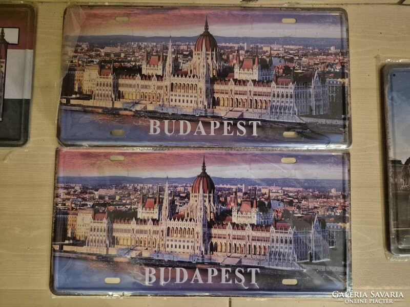 Emléktáblák szuvenír.
