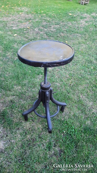 Thonet piano chair